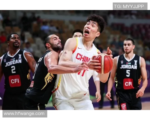 中国国奥男篮迎战约旦队全力争胜展现青春风采与拼搏精神